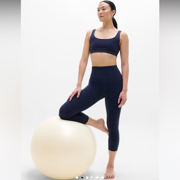 Athleta Elation Capri - Picture 2 of 13